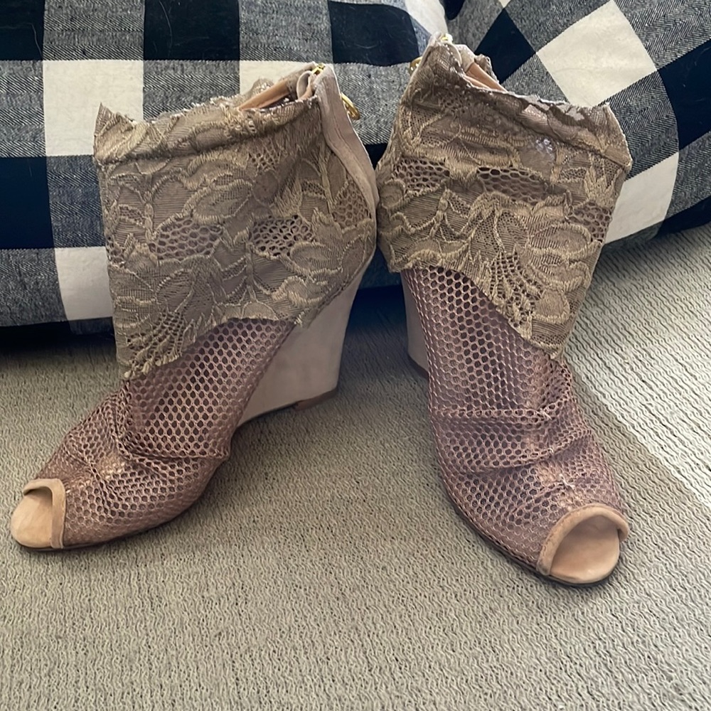 Beige Sam Edelman wedges